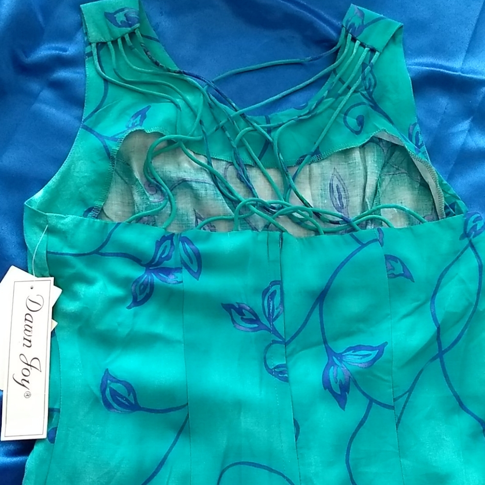 Dress - Picture 2 of 3